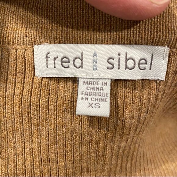 Fred & Sibel Crossover Sweater XS Camel - Picture 13 of 16
